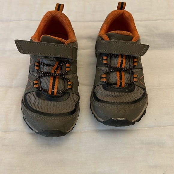 8.5 Toddler Merrells - Picture 1 of 2